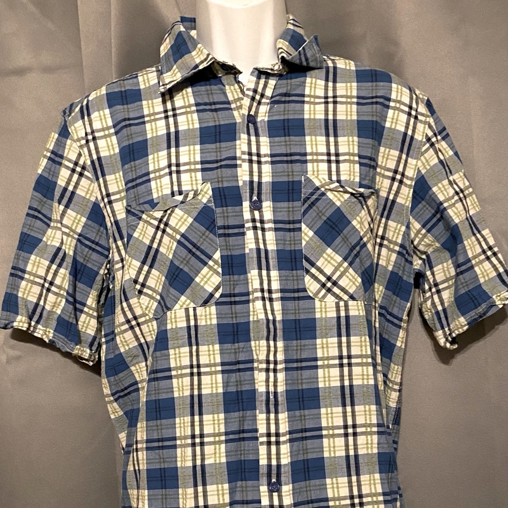 Men’s Reverb Button Down Shirt. Size L